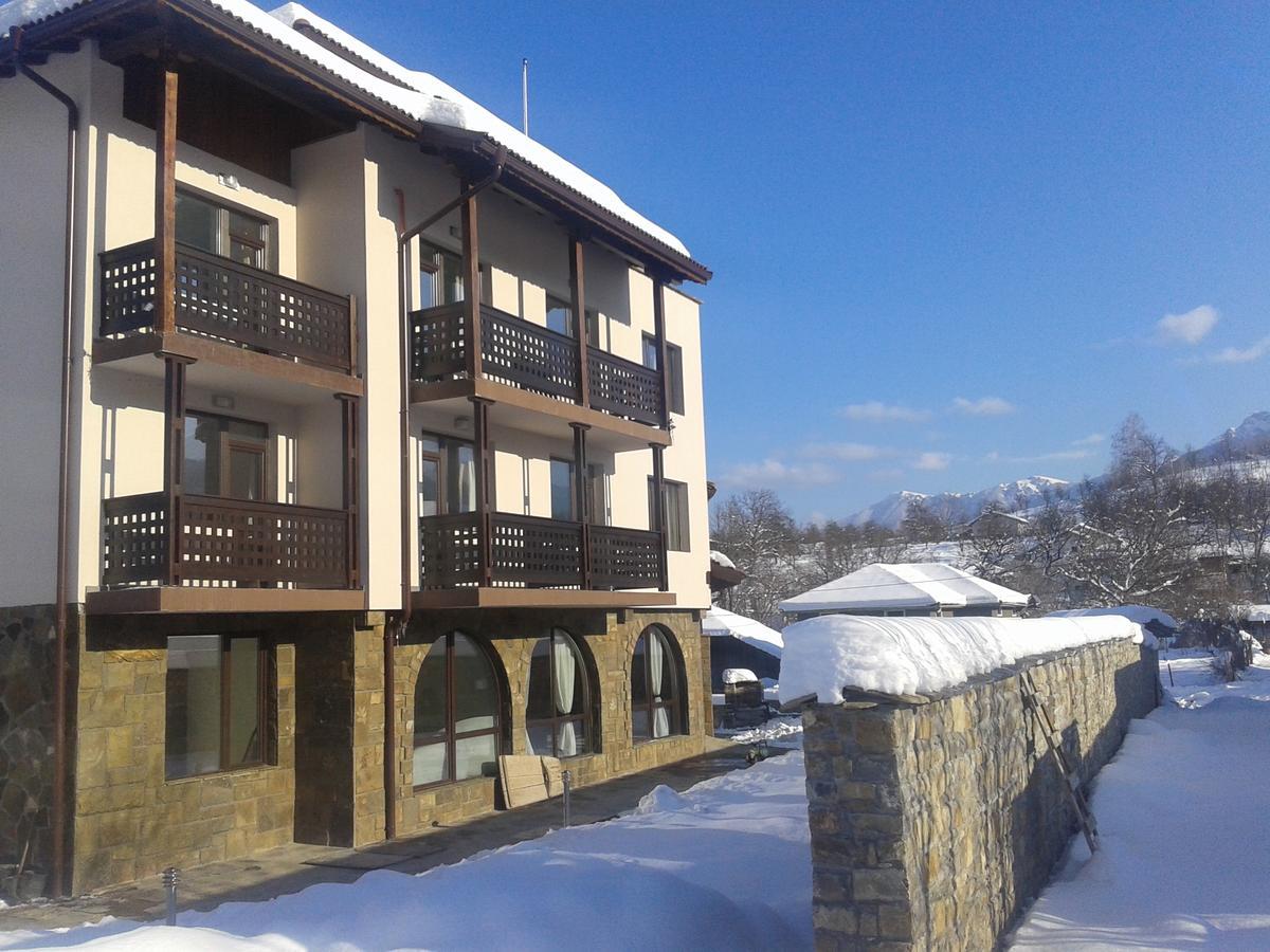 Family Hotel Balkana アプリルツィ エクステリア 写真